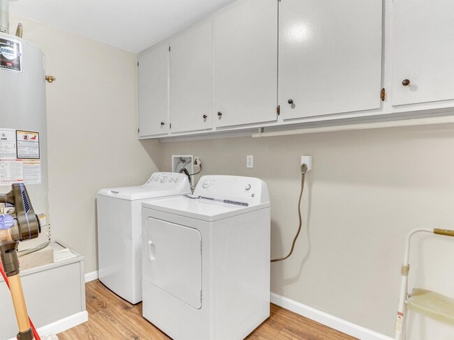 Photo - 805 Bluebonnet Ln