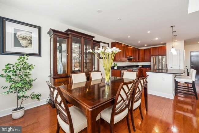 Photo - 1418 N Rhodes St Unidad B428