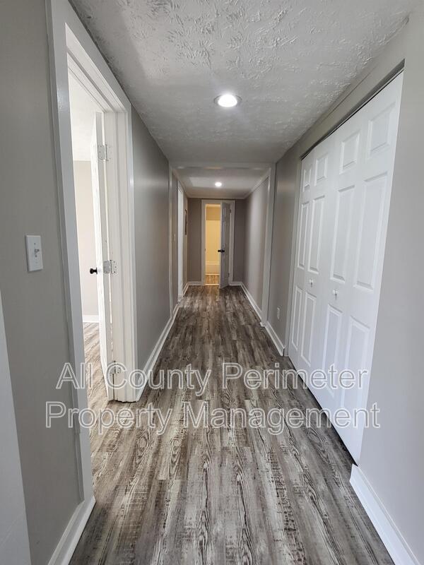 Photo - 3631 Washington St