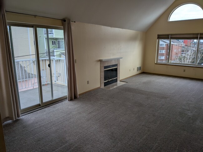 Building Photo - 4540 45th Ave SW Unit Westerly