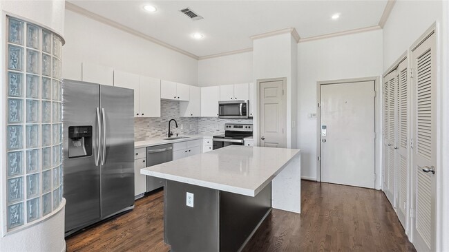 Photo - 1441 East St Unit 202