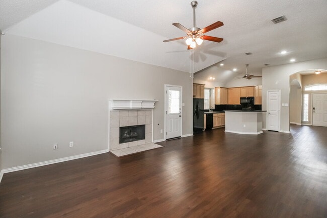 Photo - 828 Pinnacle Cir