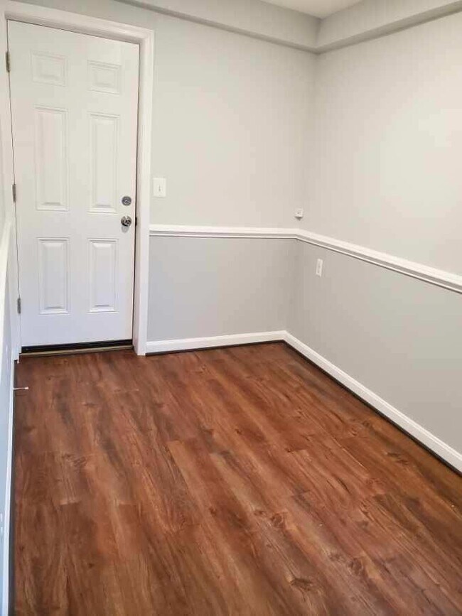 Building Photo - 3247 Magnolia Ave Rental