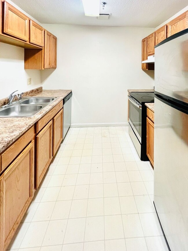 Photo - 37 S Williams St Unit Hill Gardens #313