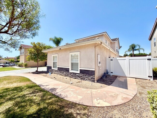 Photo - 26187 Isherwood St