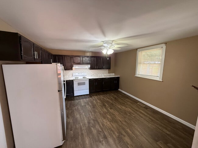 Photo - 3238 Mt Pleasant St