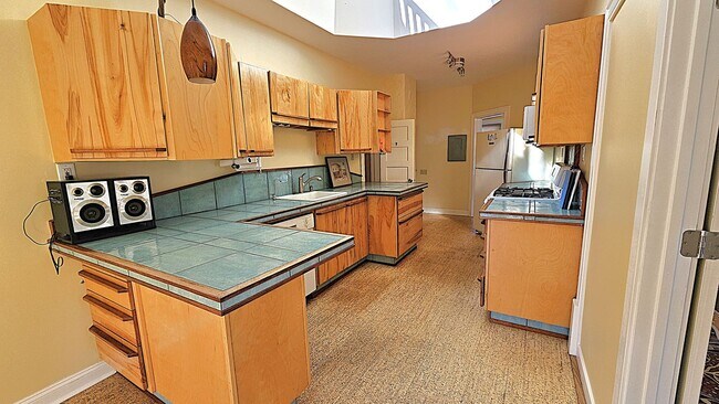139-141 N Champlain St Unit 141 N Champlain St Apt #1