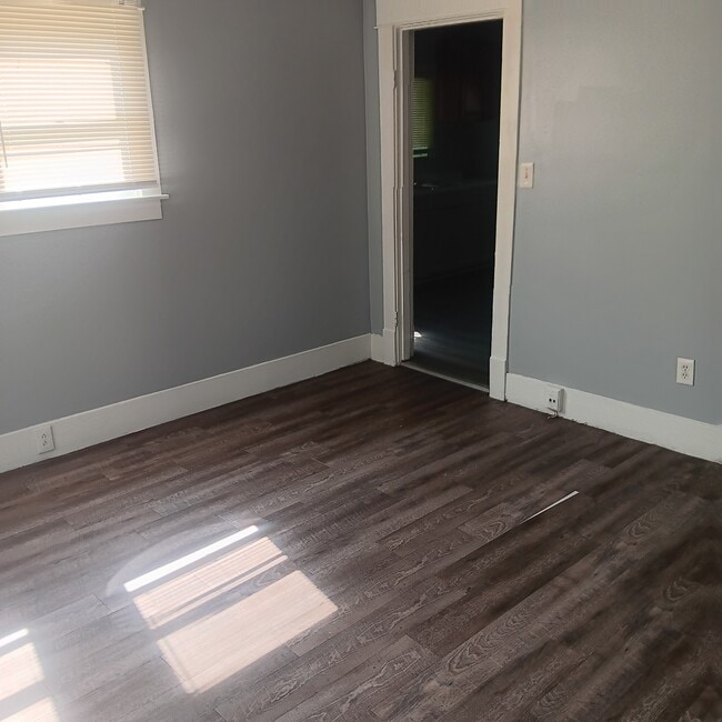 Photo - 613 N 39th St