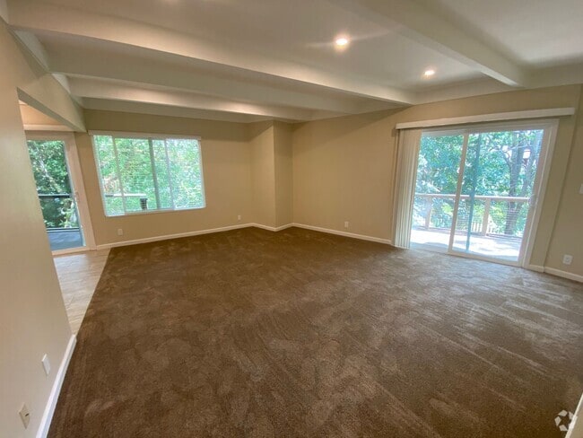 Building Photo - 2 Bed 2 Bath, LARGE Creek Side Apartment N... Unit 3553 Wildwood Lane
