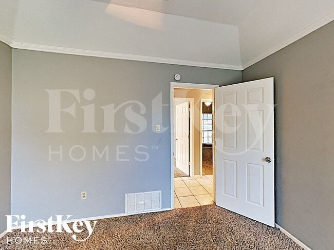Photo - 503 Benedict Ln