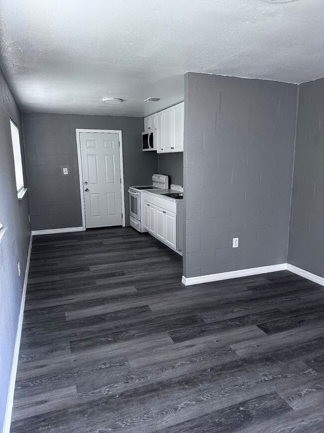 Photo - 307-309 3RD TERRACE SW, MULBERRY, FL 33860 Unit 307 SW 3rd Terrace