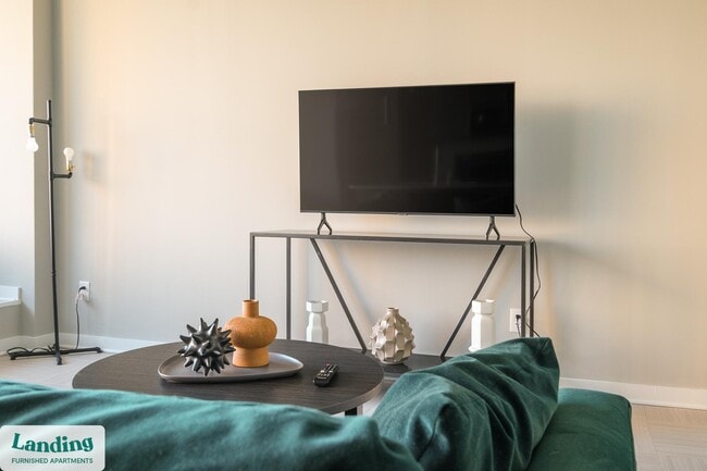 Photo - 600 19th St N Unidad 604.1407325