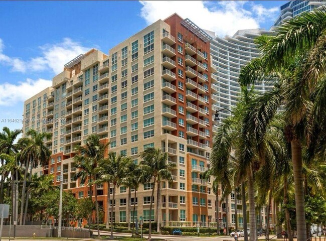 Building Photo - 2000 N Bayshore Dr Unit 207 Rental