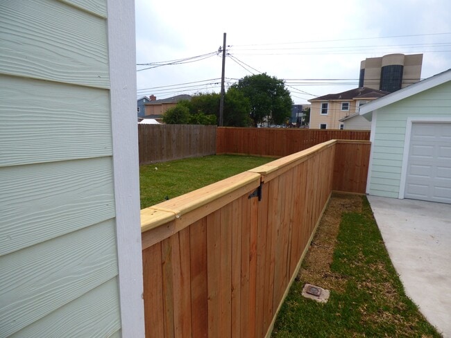 Photo - 3529 Topeka St