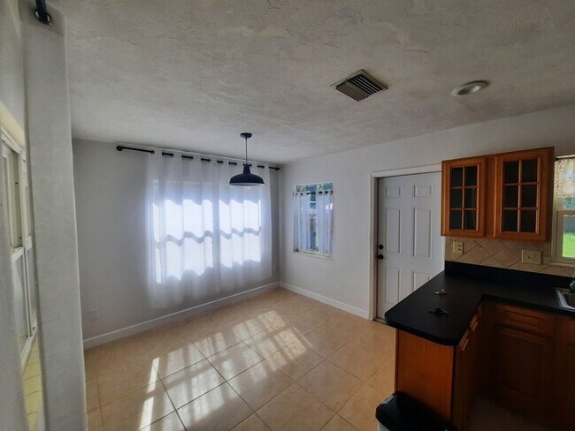 Photo - 3234 35th Ave N