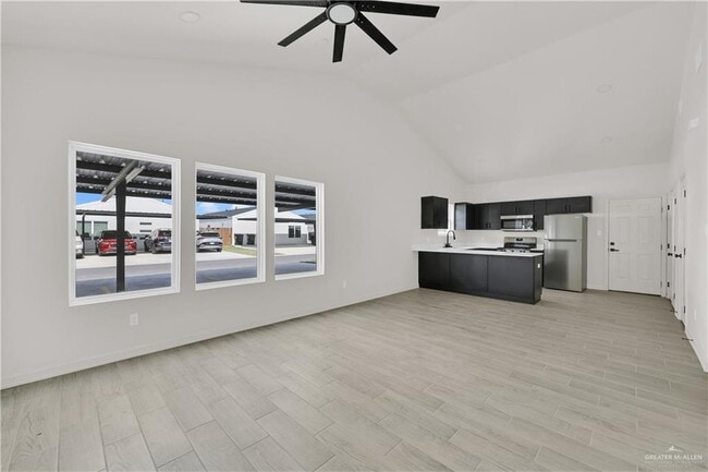 Photo - 23 Robin Rd Unit Apt#3