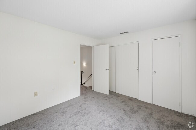 2 habitaciones, 1.5 baños - 924 pies cuadrados - Dormitorio