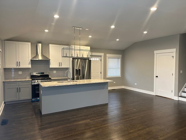 Photo - 3830 W Touhy Ave