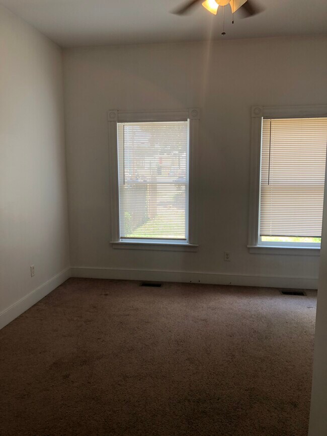 Photo - 1418 W Clay St