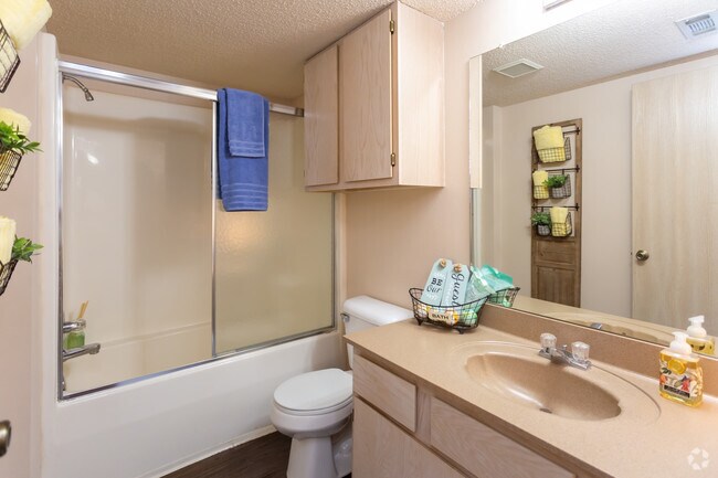 2BR, 1BA - 767 SF - Bathroom