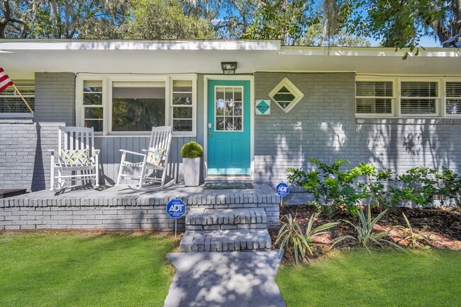 Building Photo - 1704 Camellia Rd Rental
