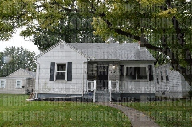 Building Photo - 4045 Old Riverside Dr