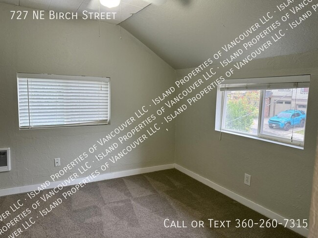 Photo - 727 NE Birch St