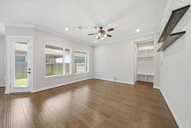 10009 Granary Dr