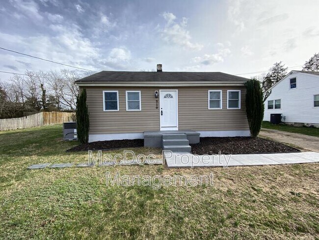 Building Photo - 210 Jett Dr