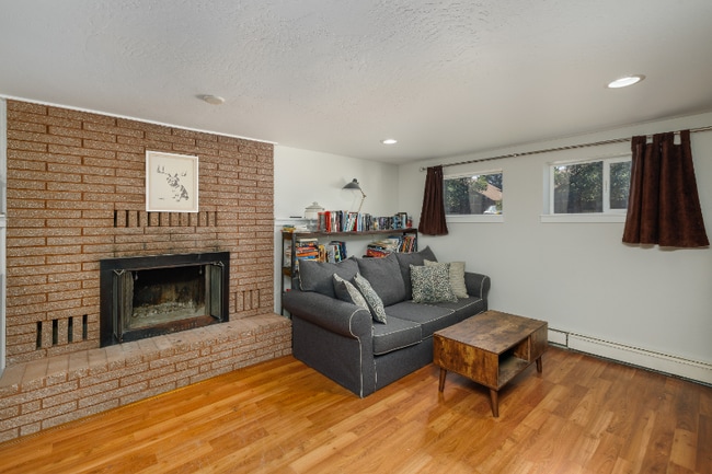 Photo - 1608 Alder Ct