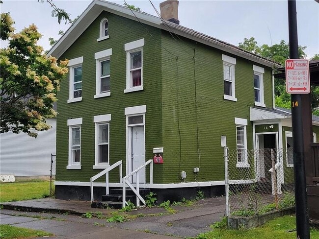 Photo - 76 Woodward St