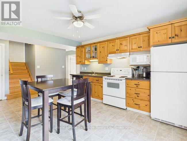 Photo - 378 Duncan Pl