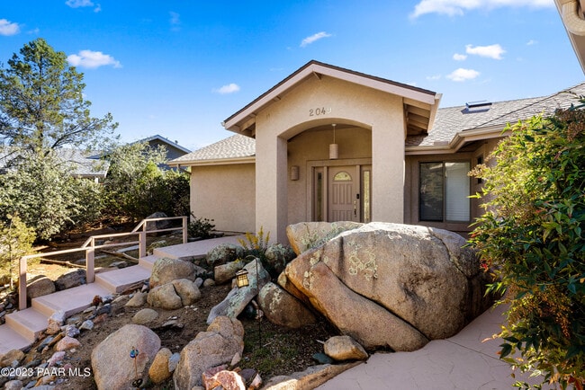 Photo - 2049 Meadowbrook Rd