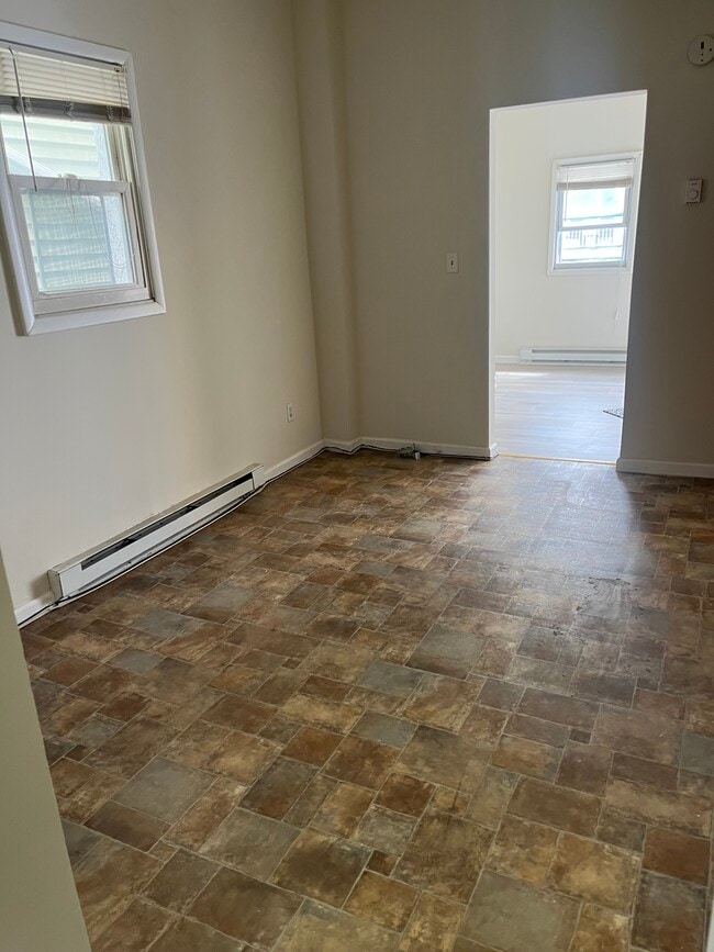 Photo - 670 Atlantic St