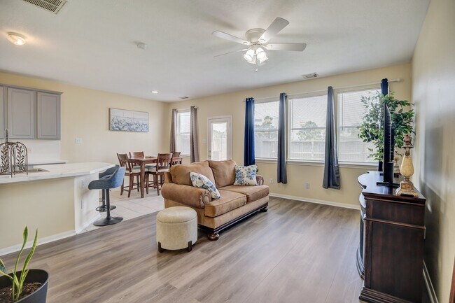 Photo - 13011 Peppergate Ln