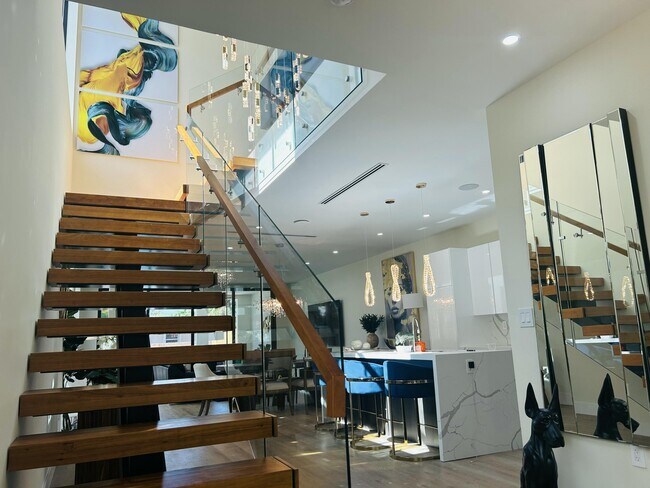 Photo - 1125 NE 17th Ave