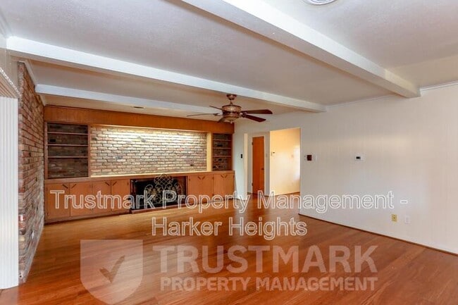 Photo - 101 Highland Oaks Dr House