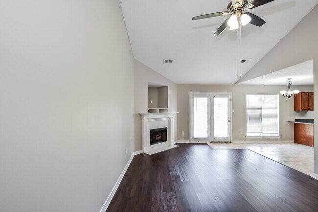 Photo - 4298 Edmonton St