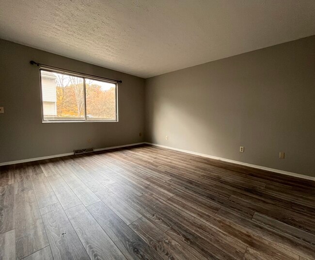 Photo - 1936 Highland Park Road Unit apt 3