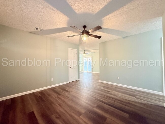 Photo - For Lease | Pratville | Available Now!