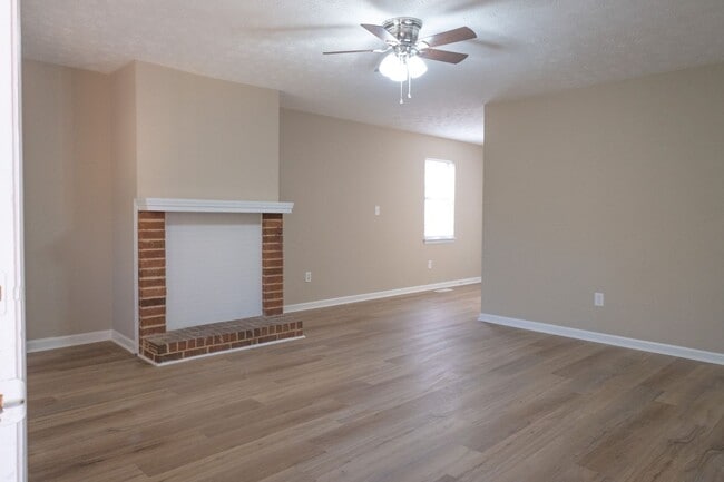 Photo - Cozy 2 bedroom, 1 bath duplex - Oconee Connector
