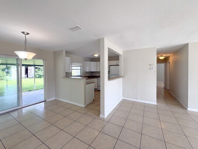 Photo - 284 17th St NE