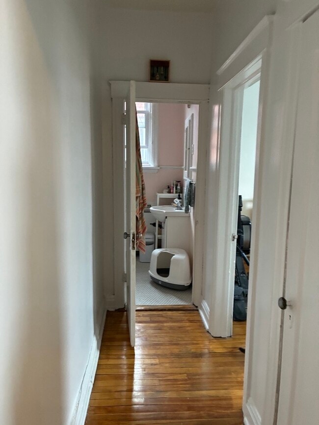 Photo - 215 Gladstone Ave Unité 11