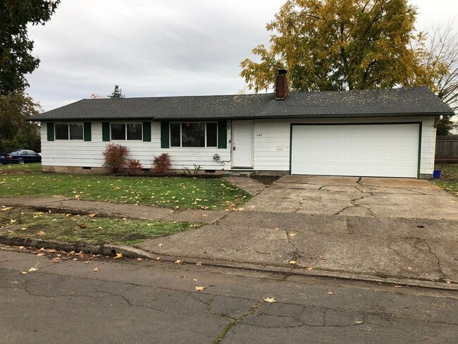 Building Photo - Updated 3 bedroom 1 bath house in Springfi...