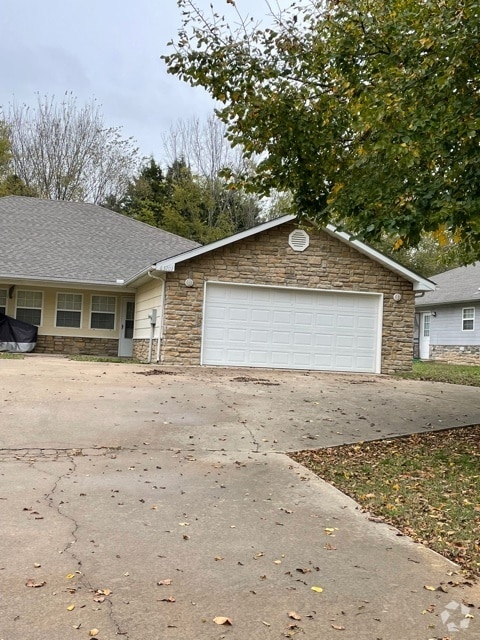Building Photo - 63220 E 291 Rd Rental