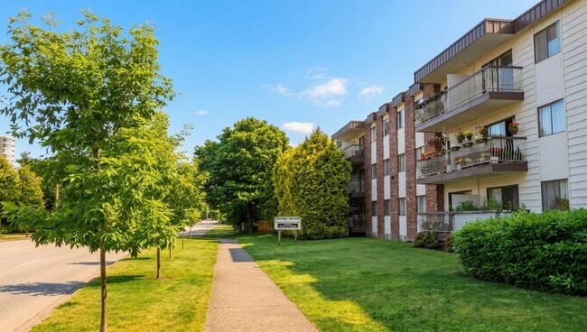 Building Photo - Cedar Court
