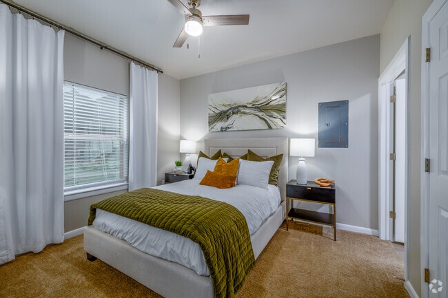 1BR, 1BA - 675SF - Bedroom