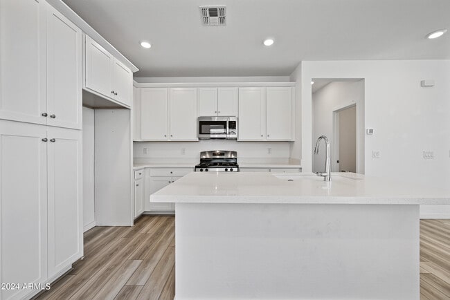 4816 S Ferric