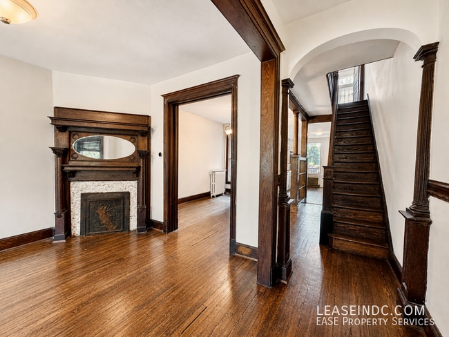 Photo - 128 Adams St NW