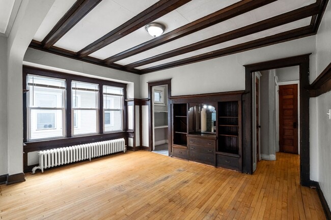 Photo - Maryland Upper steps to UWM